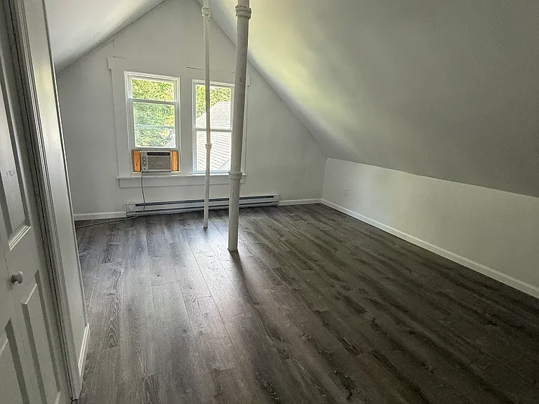 188 Hoffman St #2 — Photo 15