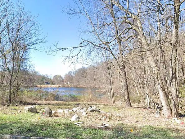 59 Woodland Dr, Vernon, NJ 07462