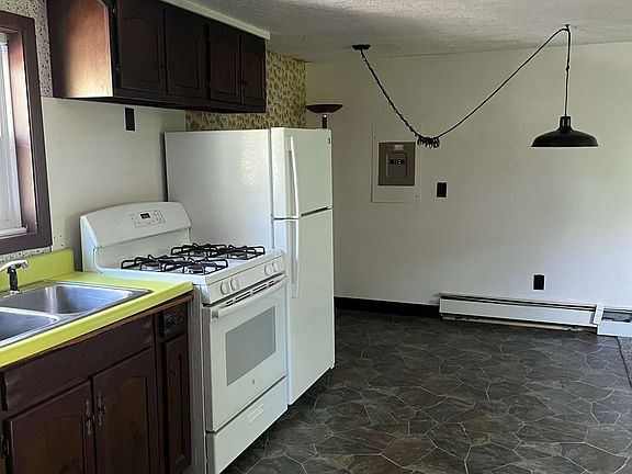 Kitchen to dining area