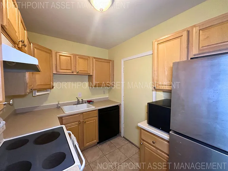 2171 NE 66th St #812 — Photo 9
