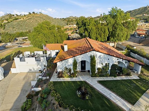 2nd image of 21260 Ridgedale Dr