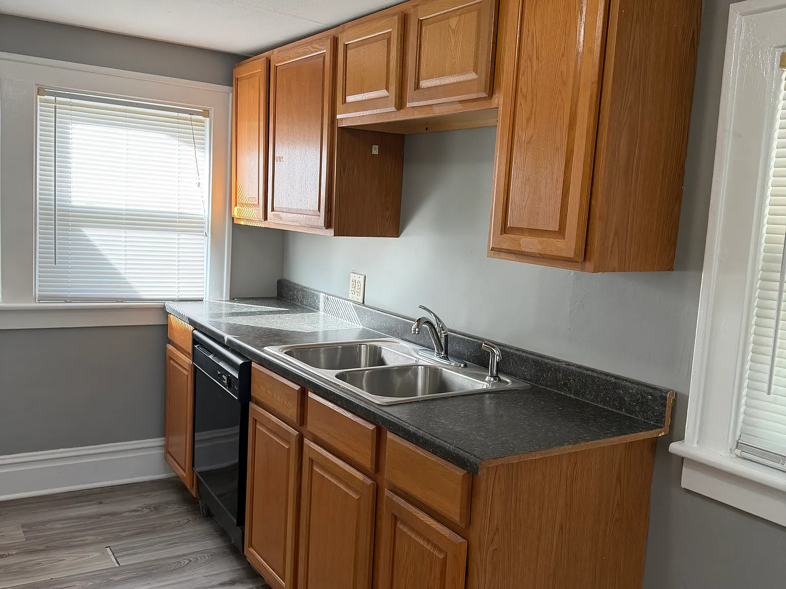 2 bed, 800 sqft, $1,395 — Photo 2