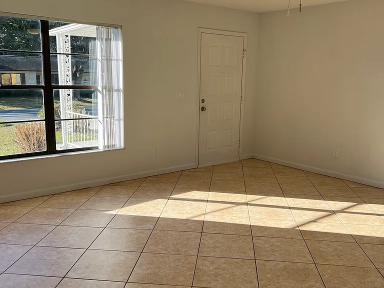 2736 Shadecrest Rd — Photo 8