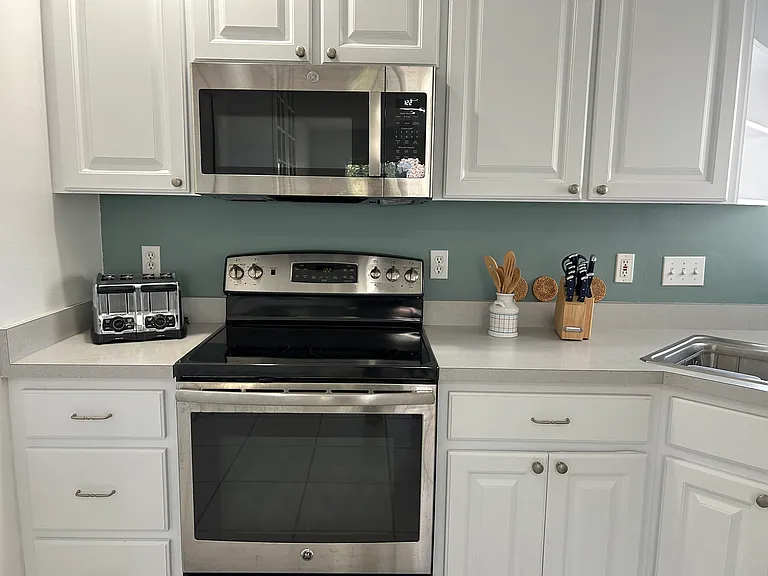 1220 Lakeside Dr — Photo 8
