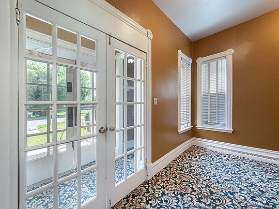5th image of 608 W Kalamazoo Ave