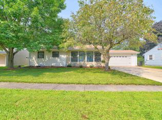 909 N 14th St, Estherville, IA 51334