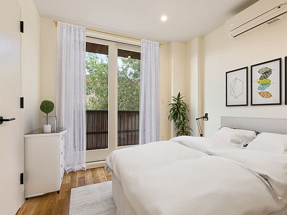 4th image of 10 Lexington Ave #2J1