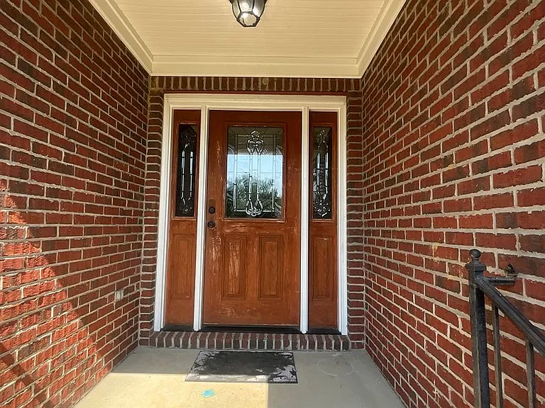 404 Windover Dr — Photo 3