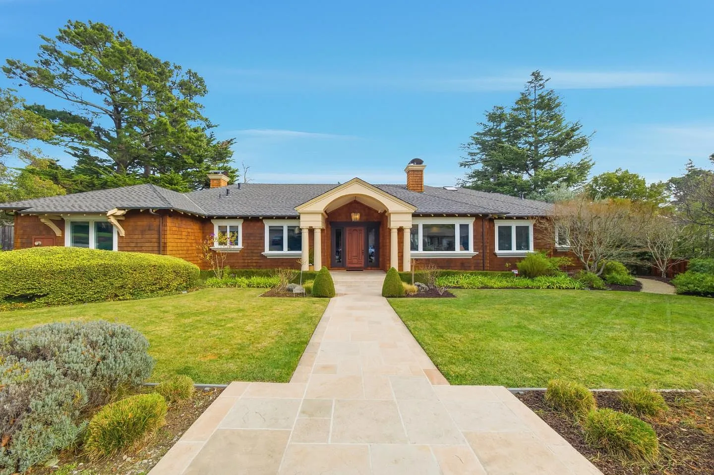 530 Barbara Way photo 1