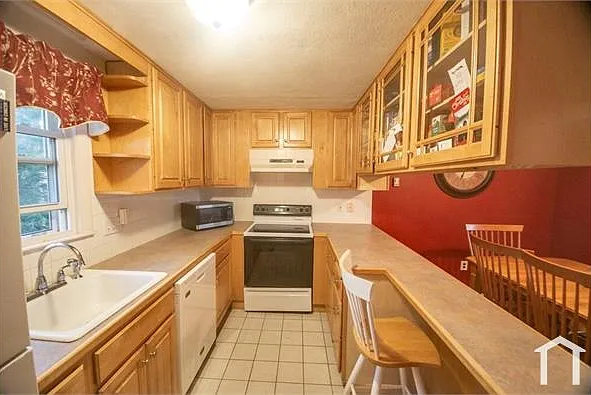 462 Nahatan St #A6 — Photo 6