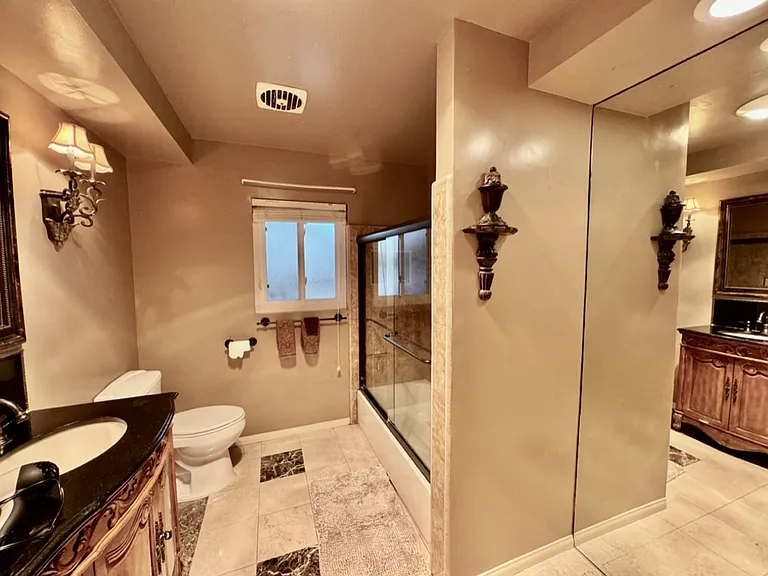 5582 Thunderbird Ln — Photo 15
