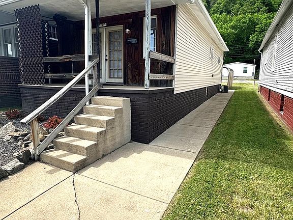 2nd image of 3929 Rhodes Ave