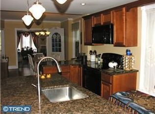 62 Buttonwood St, Lambertville, NJ 08530