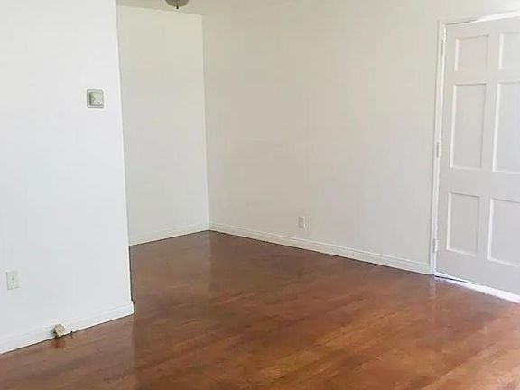 4th image of 603 N Rosemary Ln