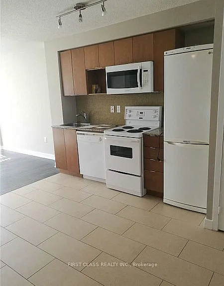 15 Fort York Blvd #2102 — Photo 3