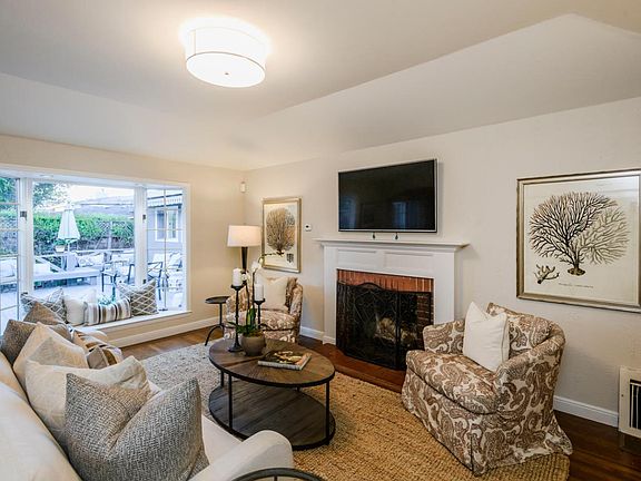 3rd image of 498 W 20th Ave