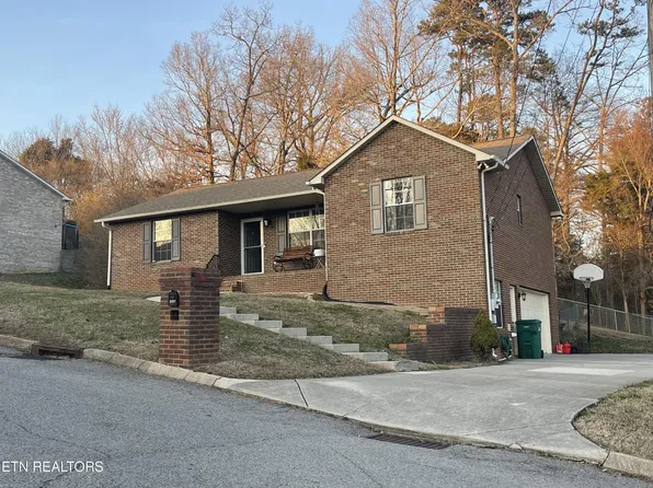 8044 Florence Gardens Rd, Knoxville, TN 37938