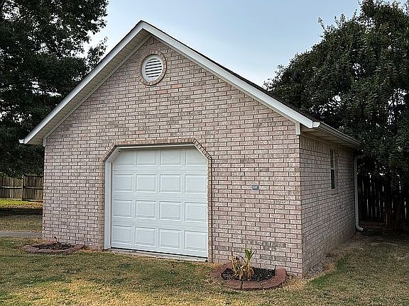 3rd image of 2903 Graystone Dr