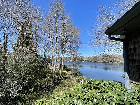 4th image of 226 Holly Point Road