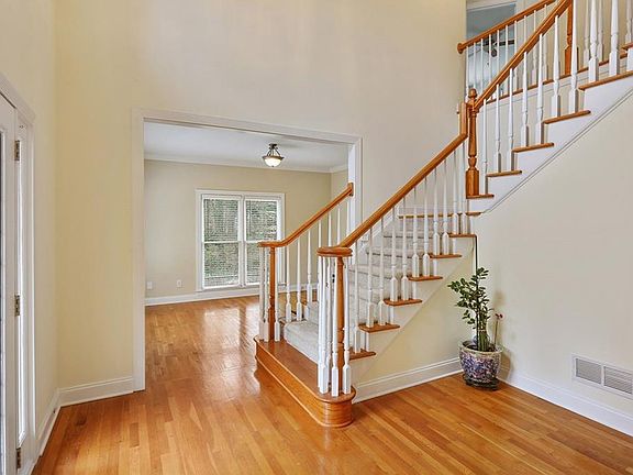 2nd image of 4340 Oak Ln