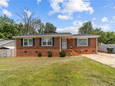 541 Denny Rd, Greensboro, NC, 27405
