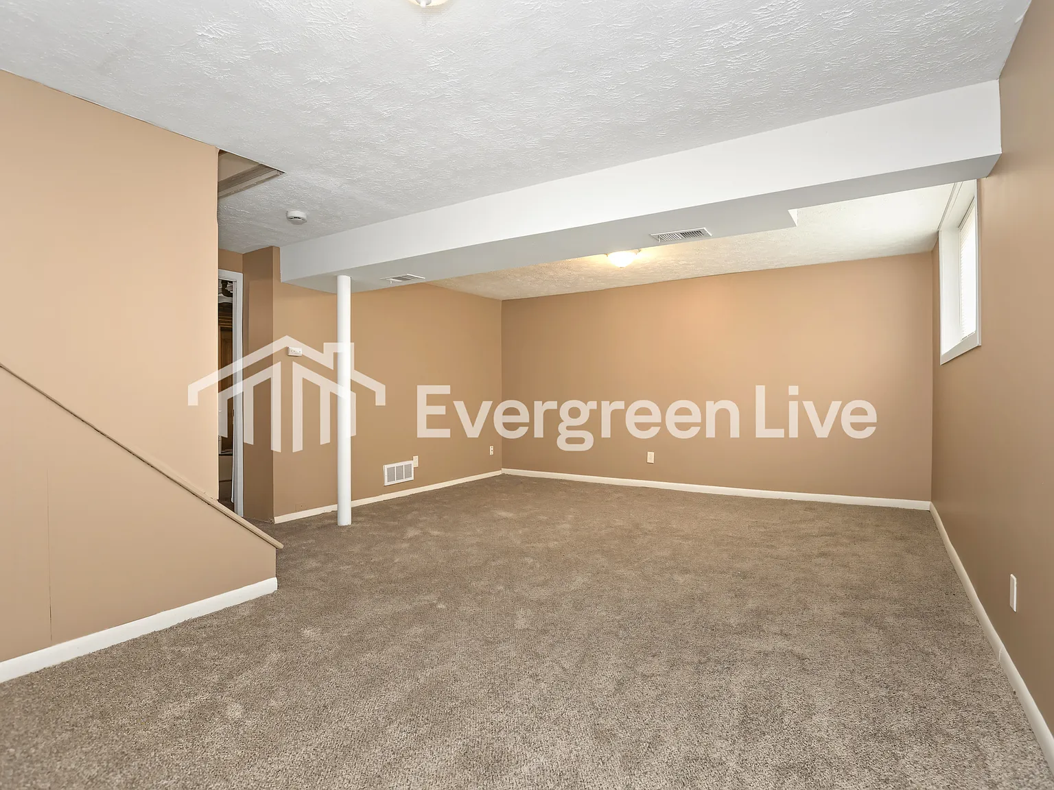 3 bed, 1.0 bath, 1225 sqft, $1,545 — Photo 4