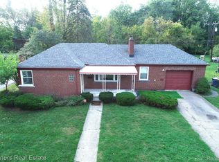 19713 Lexington, Redford, MI 48240