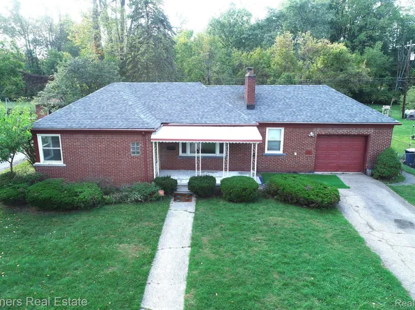 19713 Lexington, Redford, MI 48240