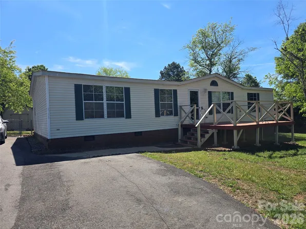 2095 Wildwood Dr #19, Hickory, NC 28601