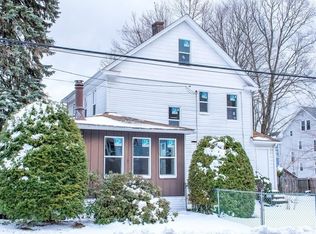 40 Woods Ave, Holyoke, MA 01040