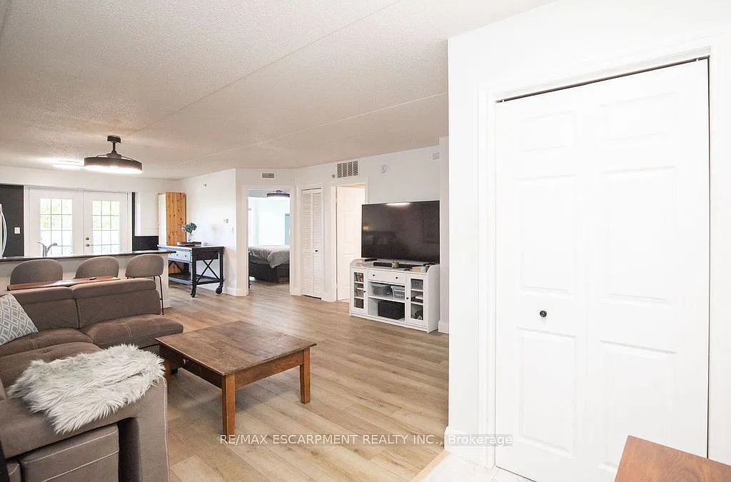 2 bed, $2,850 — Photo 4
