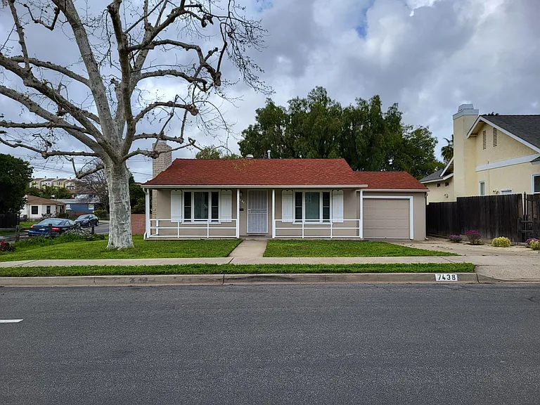 7438 Ohio Pl — Photo 1