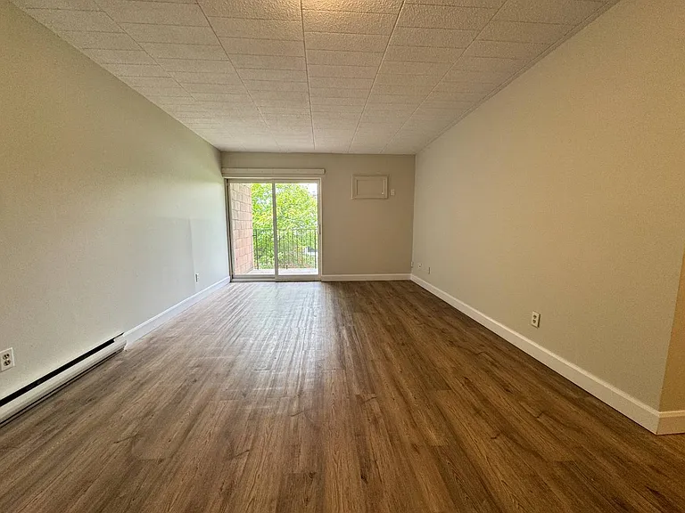 130 Sheldon Ave — Photo 3