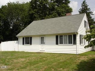 336 Seaver Cir, Bridgeport, CT 06606