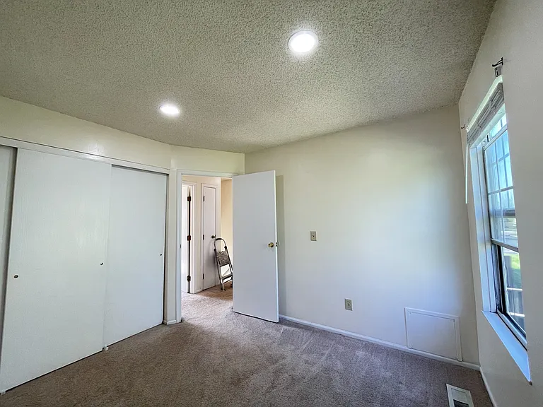 5171 Singleton Dr — Photo 20