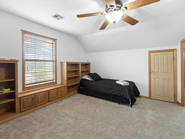 1704 Granada Dr — Photo 32