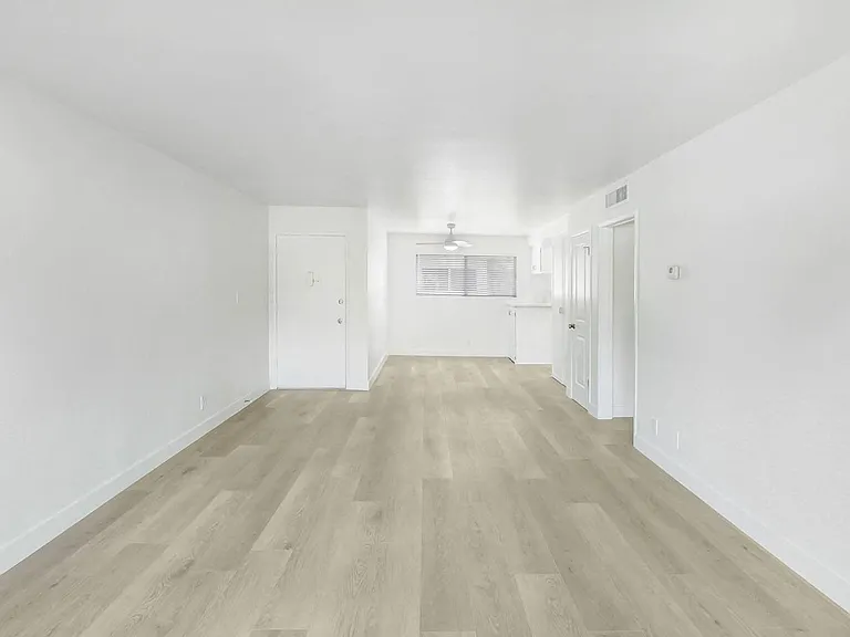 110 S Swall — Photo 34