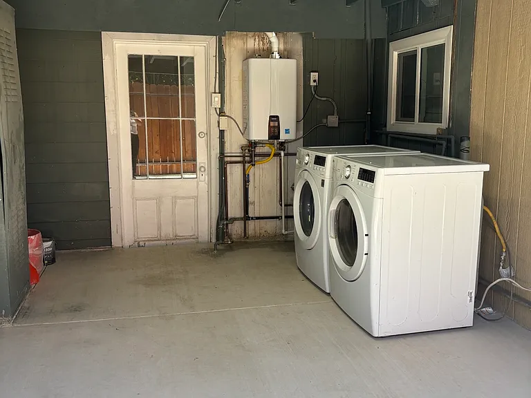 379 Hamilton St #B — Photo 16