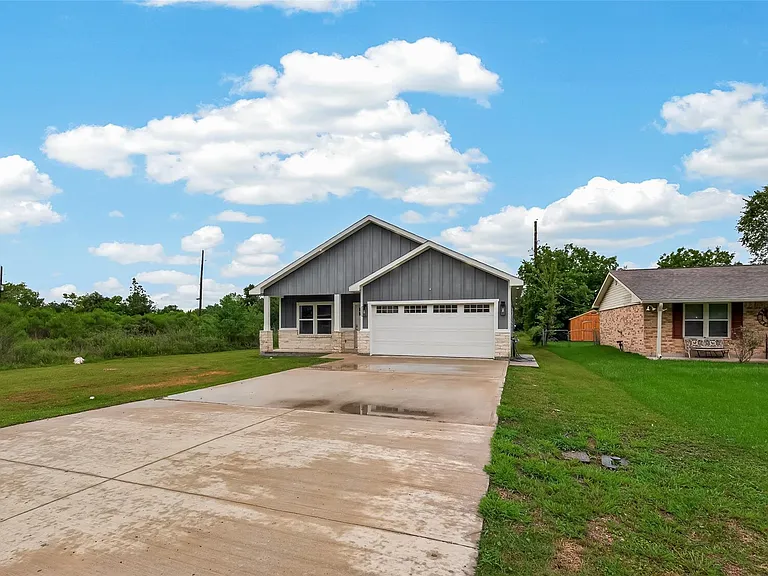 1343 Alpha Ln — Photo 4