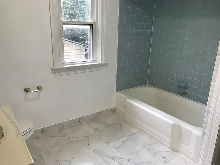 102 W Oates Ave — Photo 1