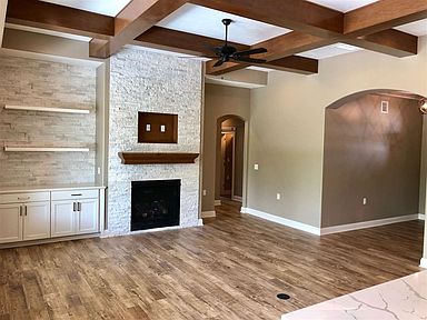 5921 E Wildfire, Bel Aire, KS 67220 | Zillow