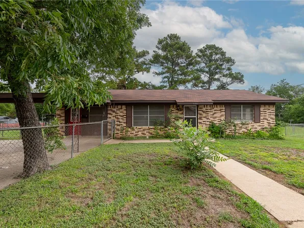 504 N Echols St, Caldwell, TX 77836