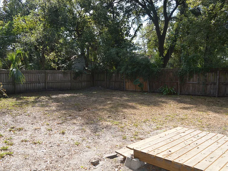 2536 Phyllis St — Photo 21