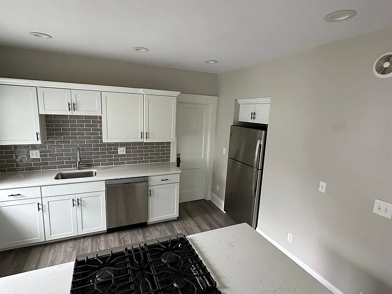 1276 Bonnieview Ave — Photo 2