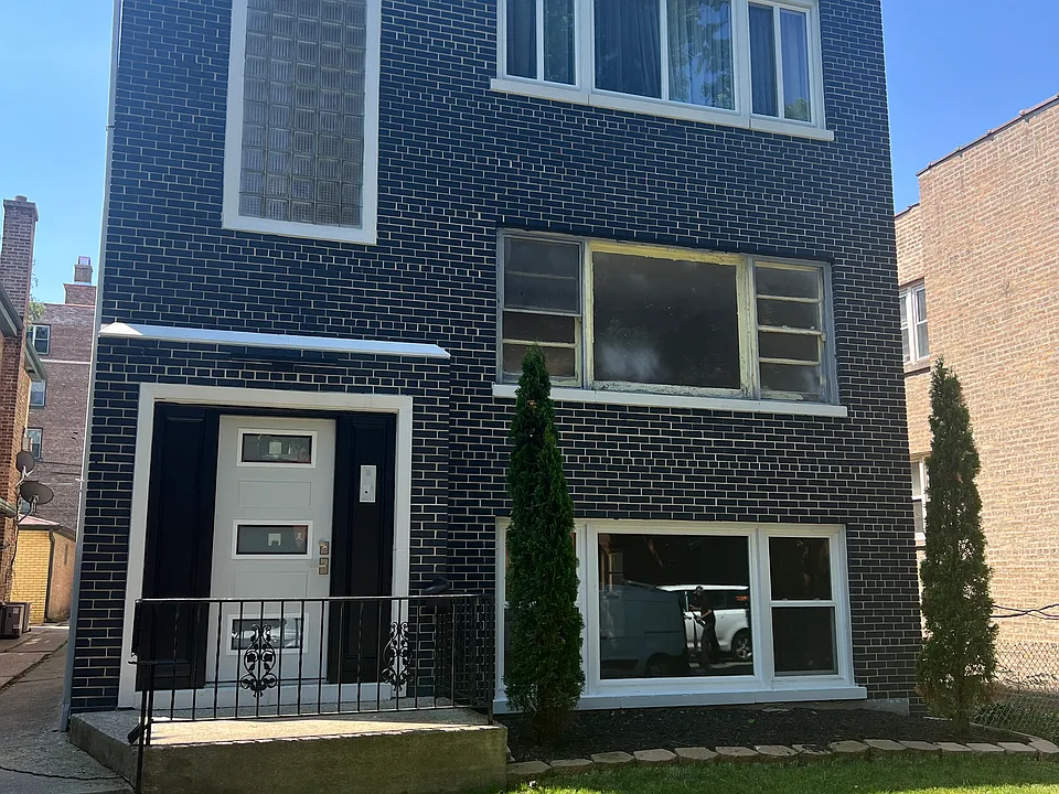 2607 W Rascher Ave #1