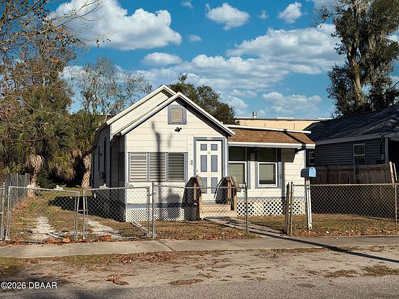 2nd image of 335 Maple St