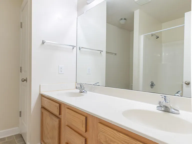 401 Springwood Dr — Photo 15