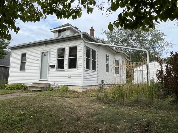 1020 Chatsworth St N, Saint Paul, MN 55103