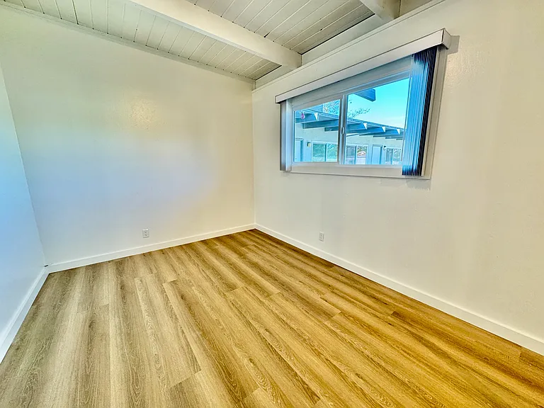6500 Donal Ave — Photo 21