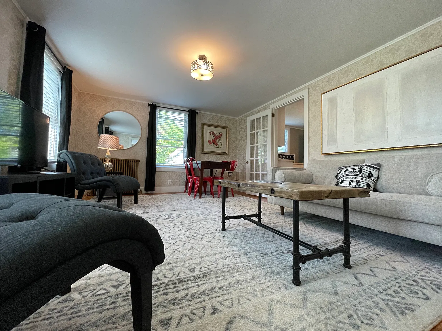 2 bed, 1000 sqft, $2,300 — Photo 2